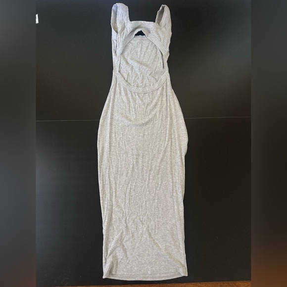 Elegant Gray Sleeveless Maxi Dress - Picture 2 of 3